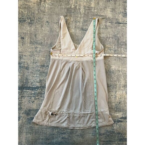 Lululemon Heathered Light Grey Wee Stripe Hustle & Bustle Tank Size 4 - Picture 4 of 6